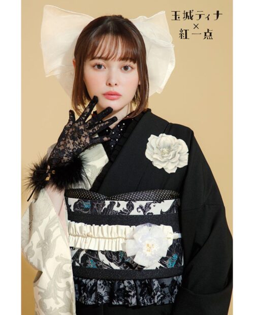 洗える 振袖 玉城ティナ キスミス 花柄 黒 モダン 和モダン レトロ 成人式 玉城ティナ×紅一点 黒24043｜振袖ネットレンタルはおりえん