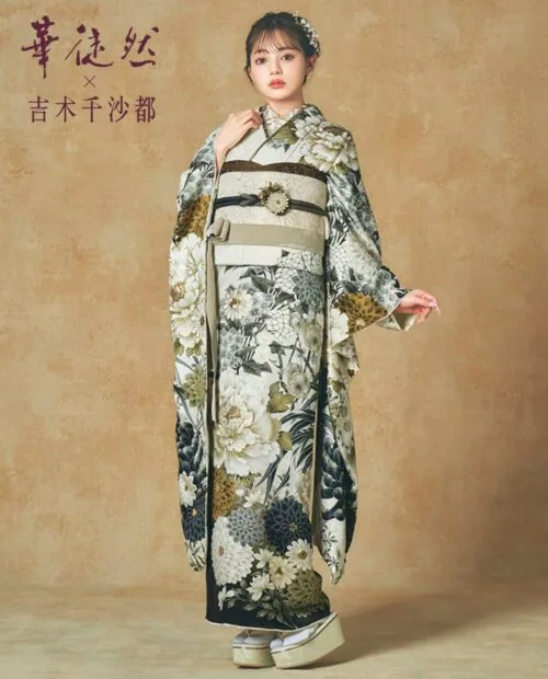 華徒然×吉木千沙都｜柔らかな白地の古典振袖 成人式レンタル振袖