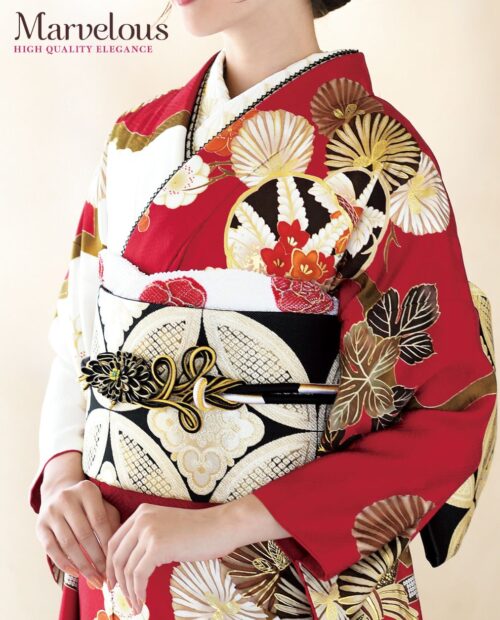 ♥ミルキーホワイト♥極美品♦ちりめん紅型染め振袖セット♦よろずやオリジナルコーデ ♥ミルキーホワイト♥極美品♢ちりめん紅型染め振袖セット♢よろずや