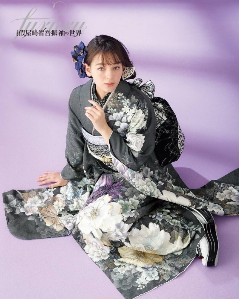 早い者勝ちです！成人式　振袖　フルセット　假屋崎省吾紺地牡丹！とても可愛い 早い者勝ちです！成人式 振袖 フルセット 假屋崎省吾紺地牡丹