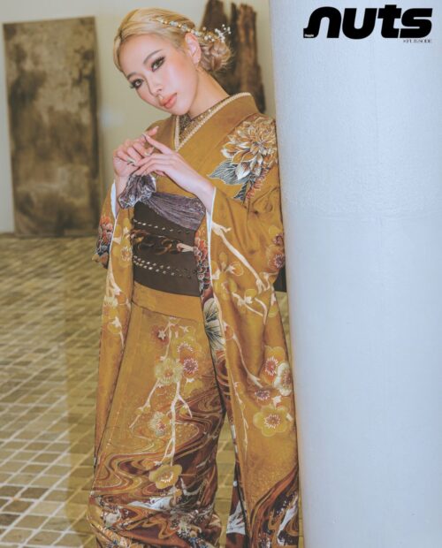☆専用です☆振袖フルセット(7点)・成人式・金駒刺繍・金彩加工・絞り・モダン 振袖フルセット(7点)・金駒刺繍・金彩加工・銀通し・鹿の子柄