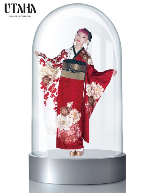 ◆K487◆振り袖　四季花に扇　萩　橘　菊　牡丹　梅　紅梅色　送料無料　匿名配送 UTAHA 詩羽UT-2548 赤白染め分け牡丹に梅柄振袖｜ネットレンタル