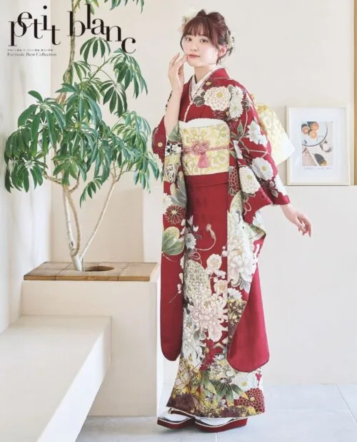 褐色系の深赤×白花×金帯で魅せる、格式と華やかさを兼ね備えた王道振袖