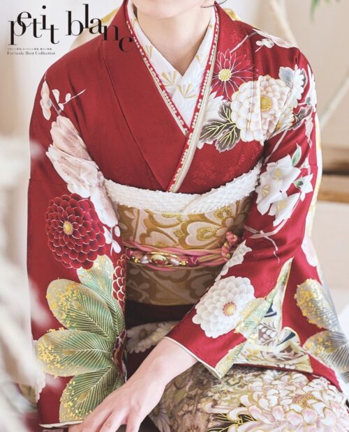 褐色系の深赤×白花×金帯で魅せる、格式と華やかさを兼ね備えた王道振袖