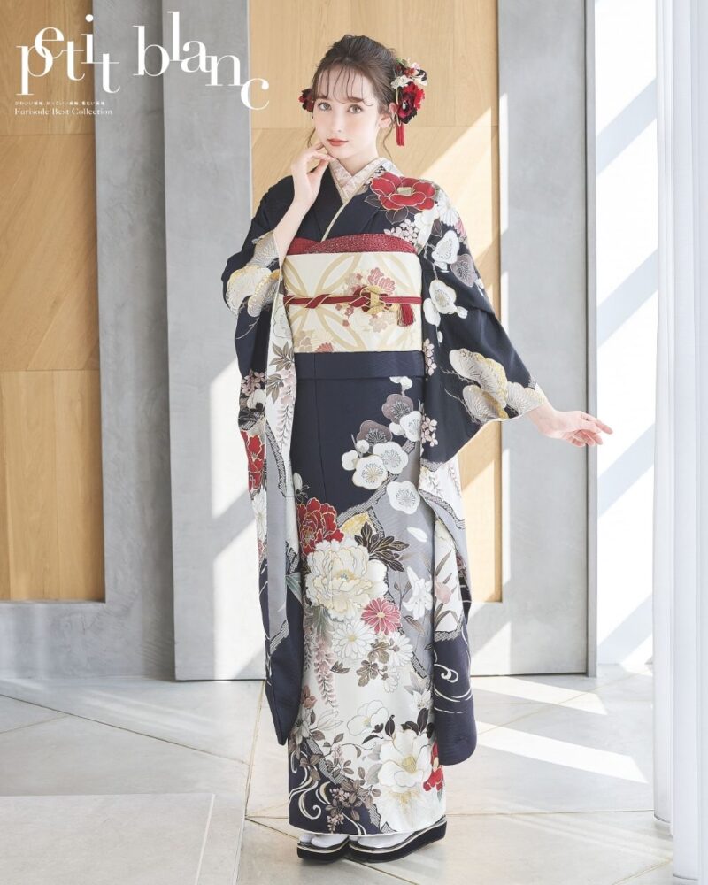 紺×赤白花のコントラストにグレーの差し色が美しい、気品漂うレトロ振袖
