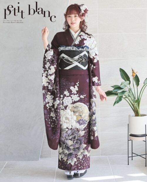 キャンディ　ポリエステル振袖　黒　無地　 155〜165cm メンテナンス 振袖レンタル1384 黒地 金彩 大花 | 着物レンタルの京都かしいしょう